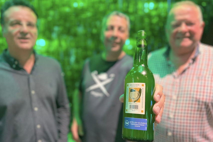 Nuestra botellina solidaria ya está lista para disfrutar este verano Nuestra botellina solidaria ya está lista para disfrutar este verano