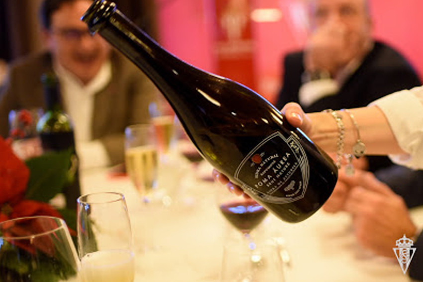 El deporte asturiano celebra la Navidad con Poma Áurea y Sidra Trabanco El deporte asturiano celebra la Navidad con Poma Áurea y Sidra Trabanco